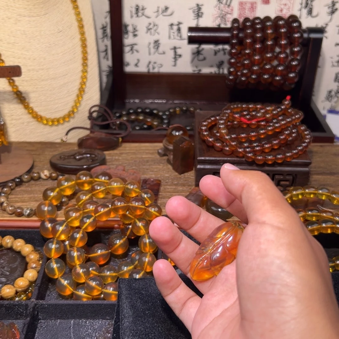 琥珀未镶嵌颈饰叶子