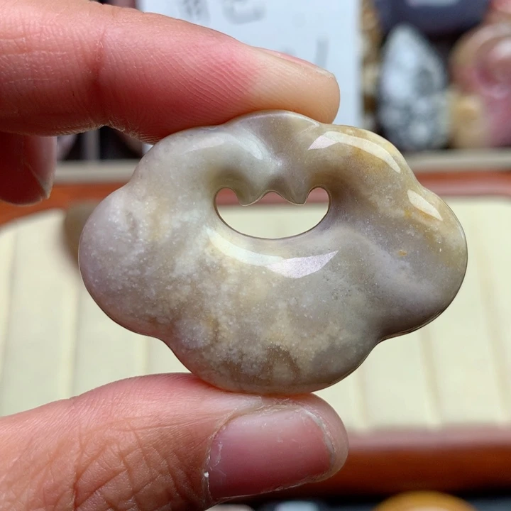 硅化珊瑚（珊瑚玉）颈饰未镶嵌