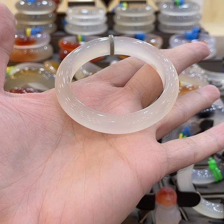 玛瑙/玉髓未镶嵌手镯