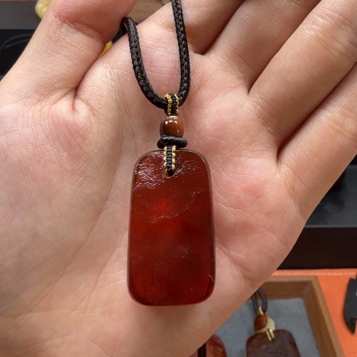 蜜蜡未镶嵌吊坠(赠链)