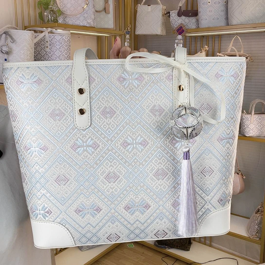 蚕丝紫色绣球子母包