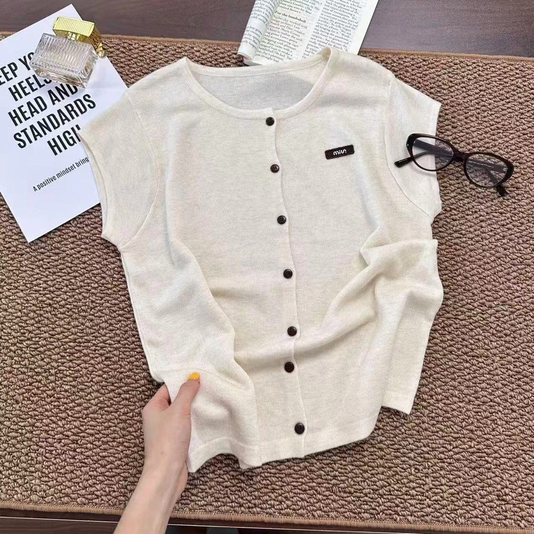 飞飞家 好显气质的小飞袖~小颜色嘎嘎正 显瘦减龄针织衫T001杏