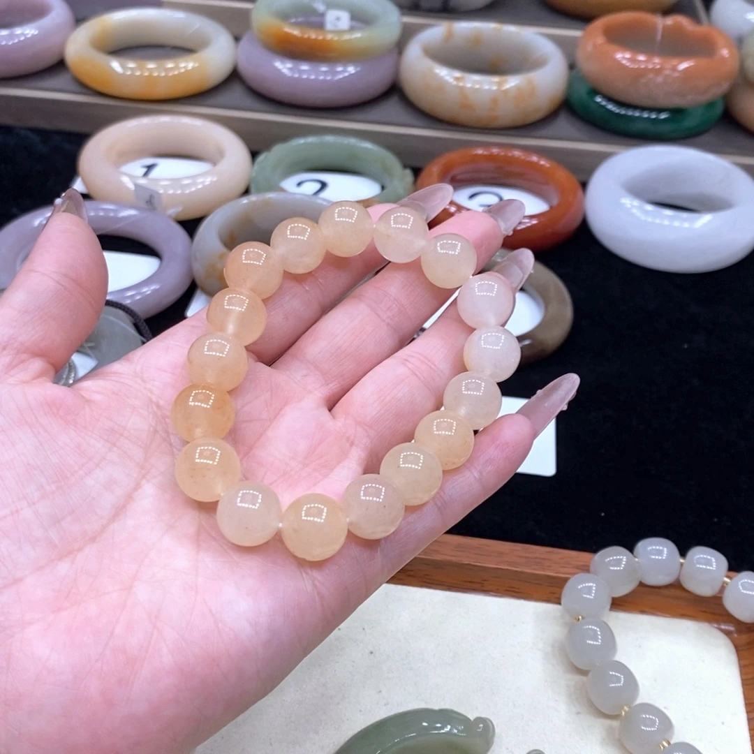 M***慈石英质玉未镶嵌手镯