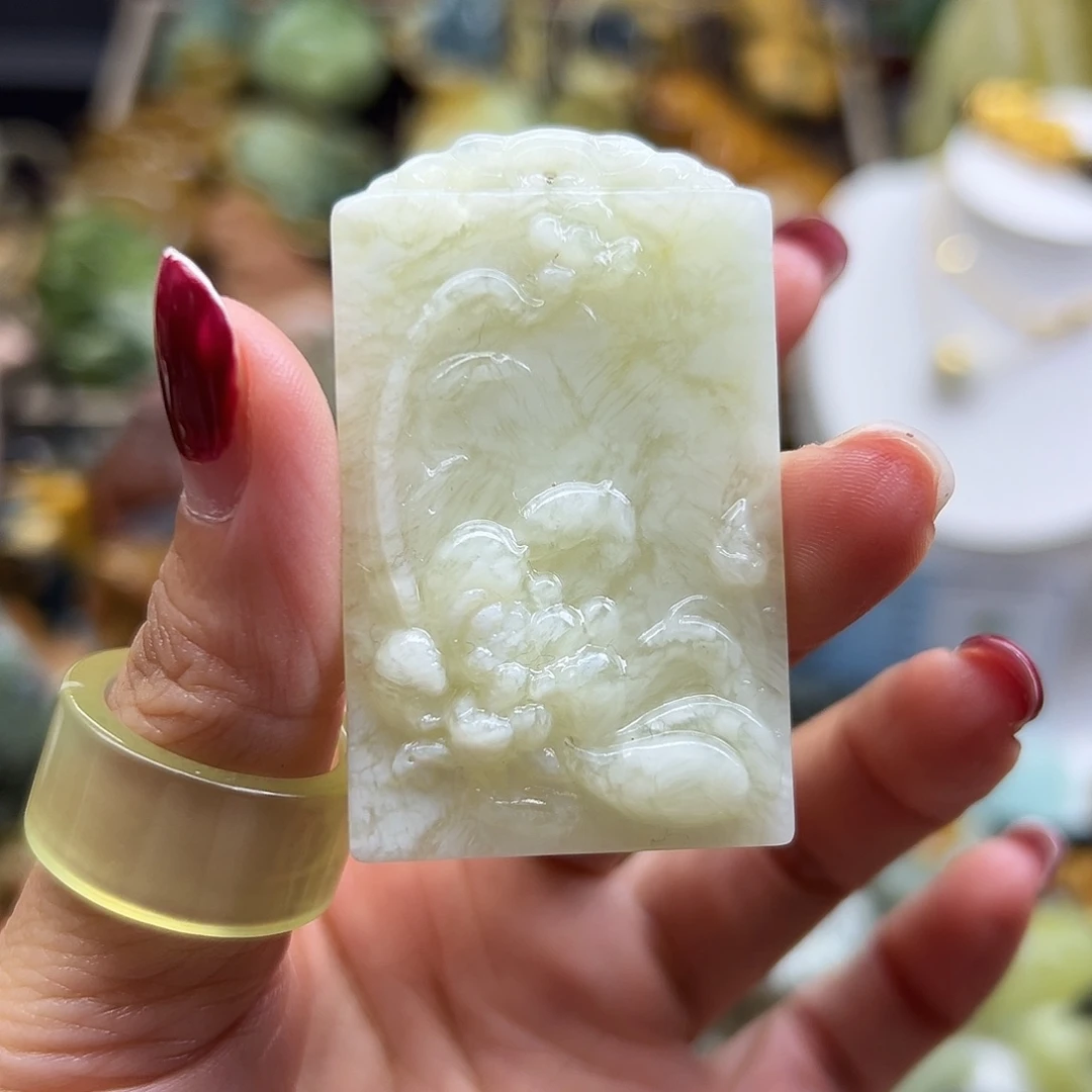 岫玉未镶嵌颈饰岫玉莲花