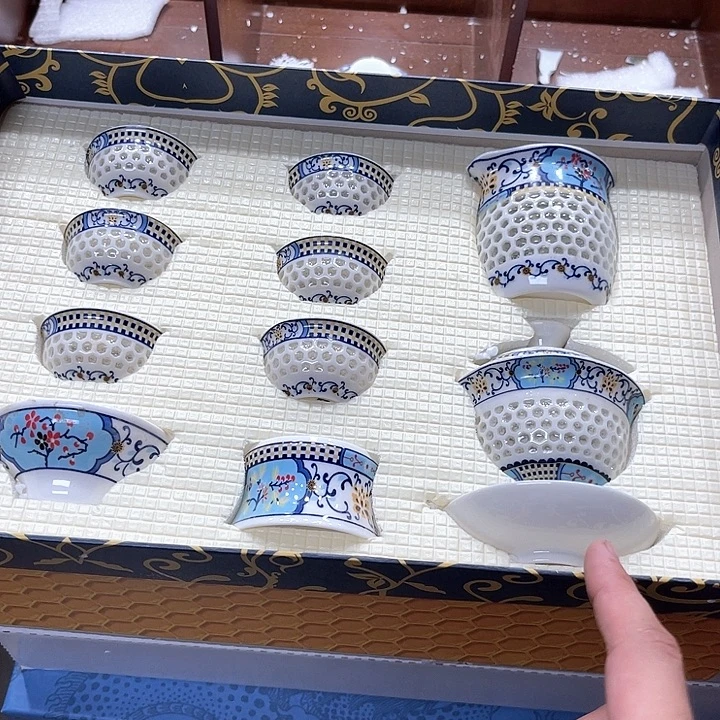 孤品茶具套装等。
