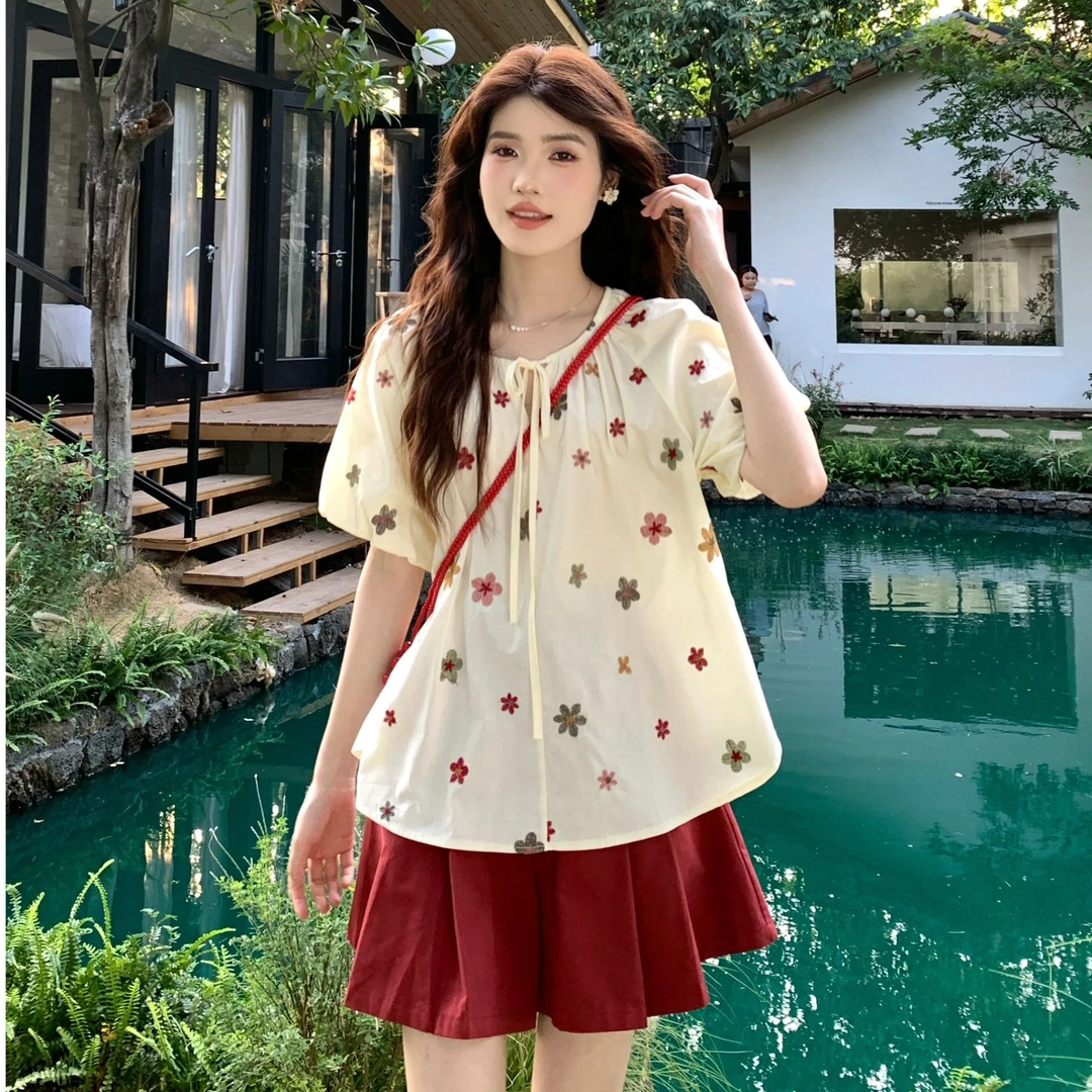 气质法式花朵刺绣短袖衬衫夏季款甜美减龄裙裤
