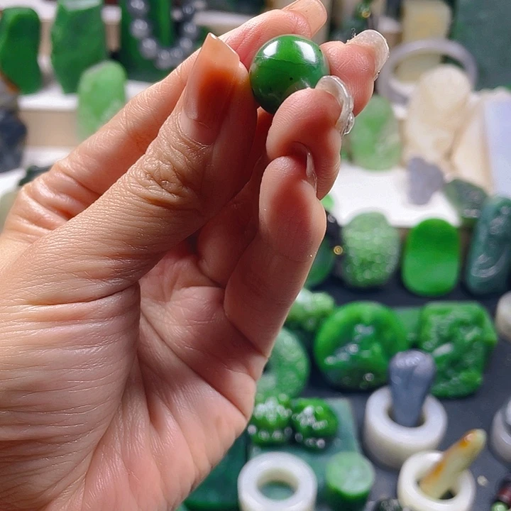 和田玉未镶嵌珠宝半成品