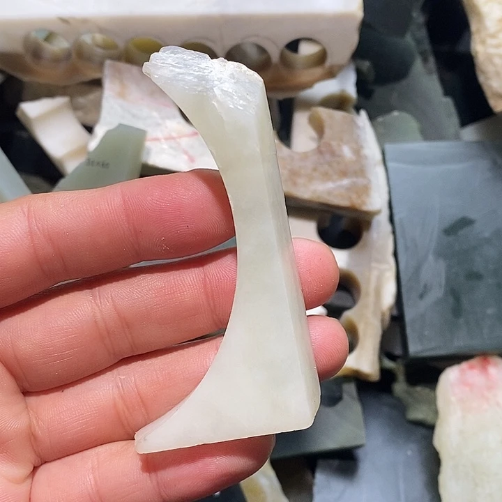 和田玉未镶嵌珠宝半成品