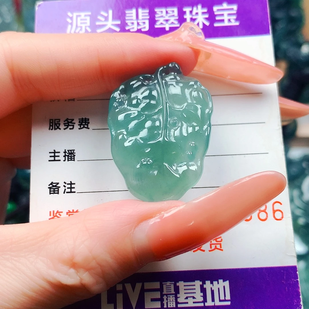 古***今翡翠未镶嵌颈饰纯天然A货翡翠