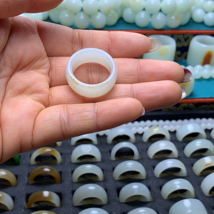 颈饰未镶嵌和田玉老*