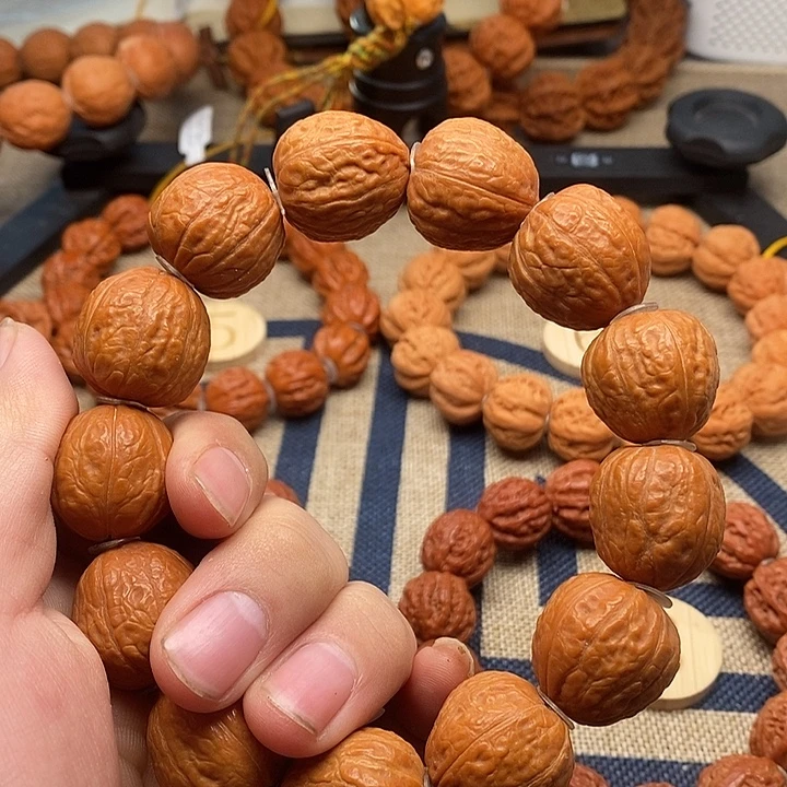 文玩核桃手串光头原皮手串