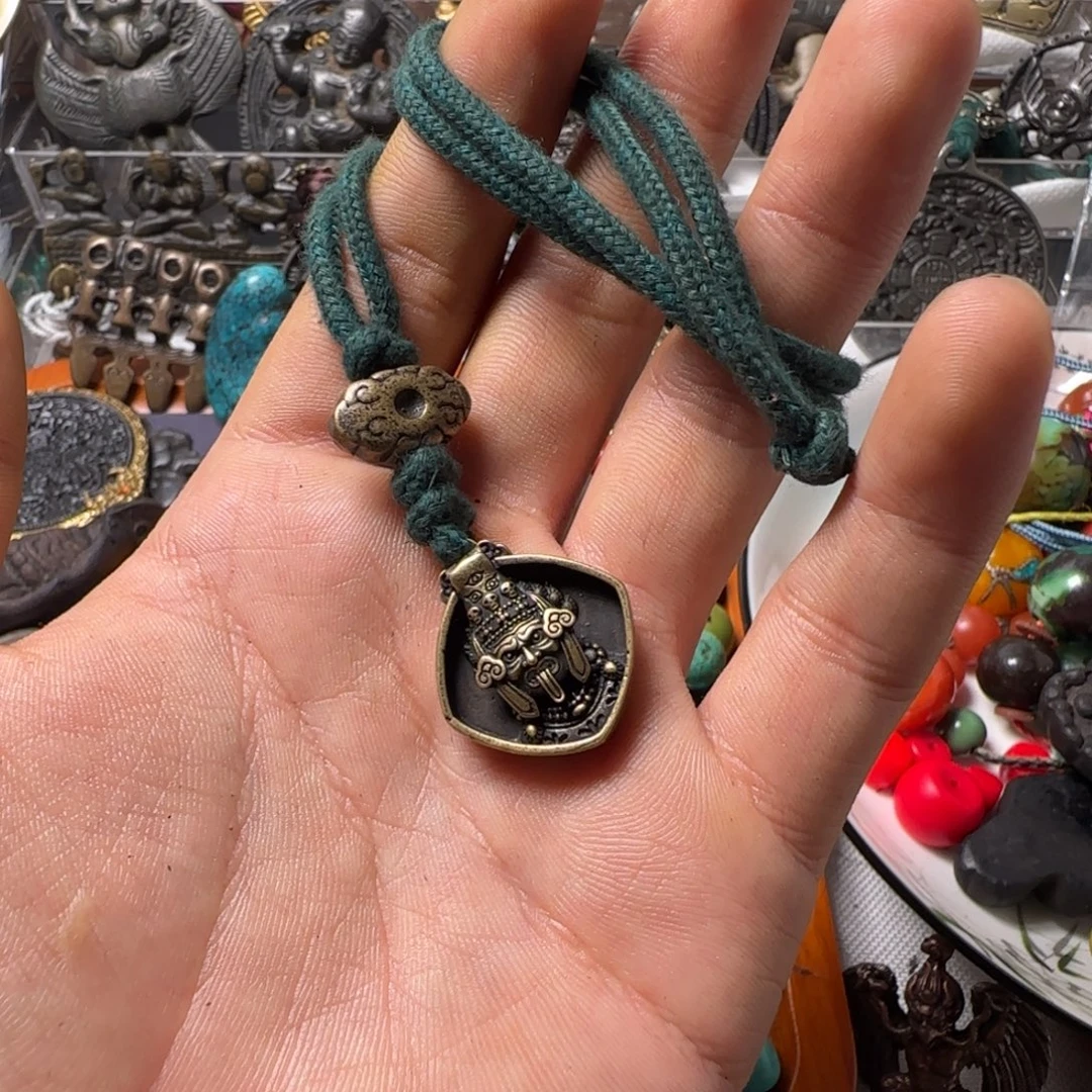 用***9玻璃颈饰啊啊啊啊啊