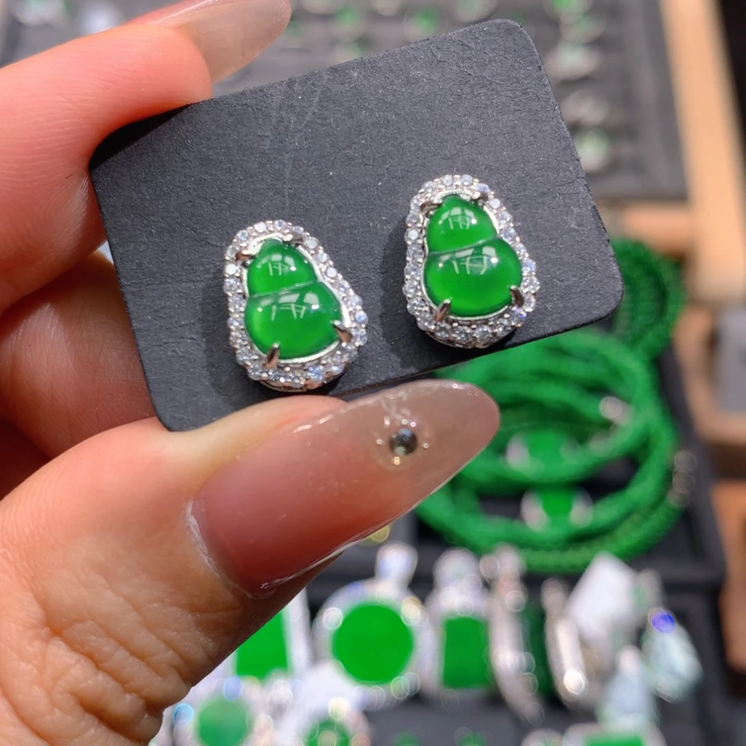 翡翠耳饰未镶嵌天然