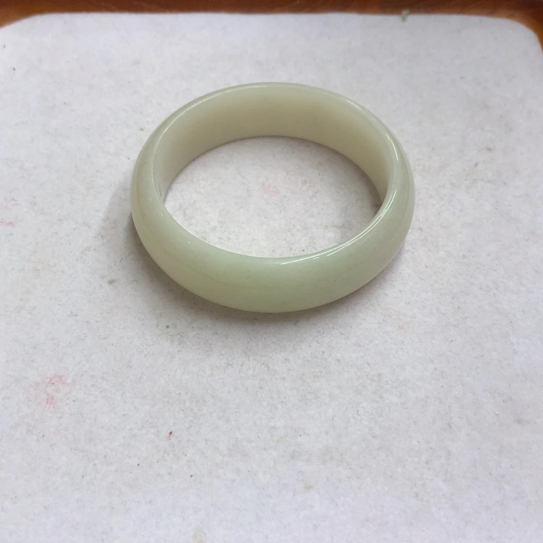 未镶嵌手镯石英质玉