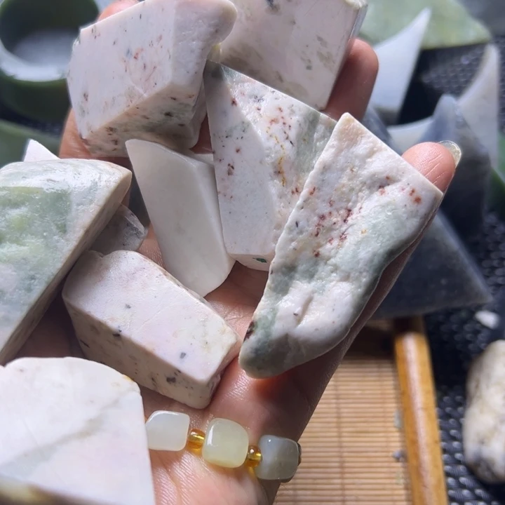 和田玉（糖玉）未镶嵌挂件