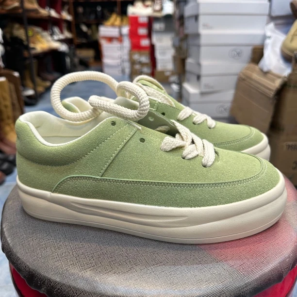 618福利男女款低帮面包鞋厚底个性时尚夏季绿色韩版板鞋