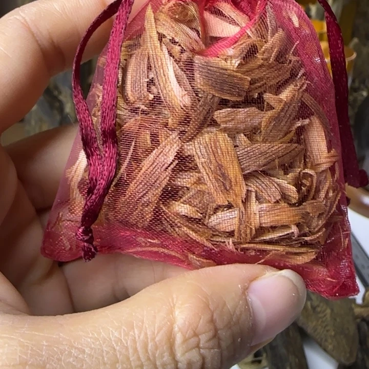 沉香碎屑沉香原材料勾丝香包