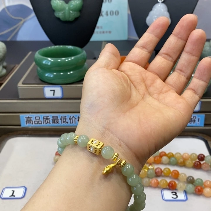 石英岩玉未镶嵌颈饰