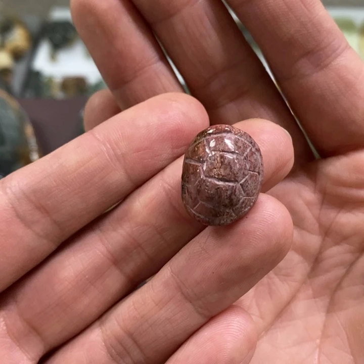 未镶嵌岫岩河磨玉（透闪石质玉）挂件