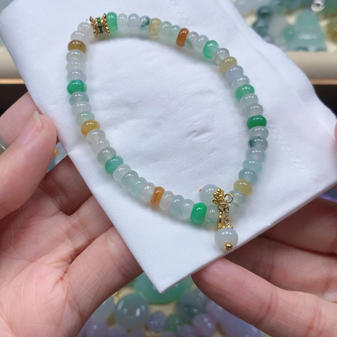 翡翠未镶嵌颈饰闪