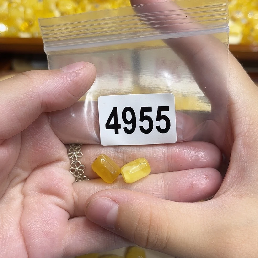 琥珀未镶嵌颈饰蜜蜡