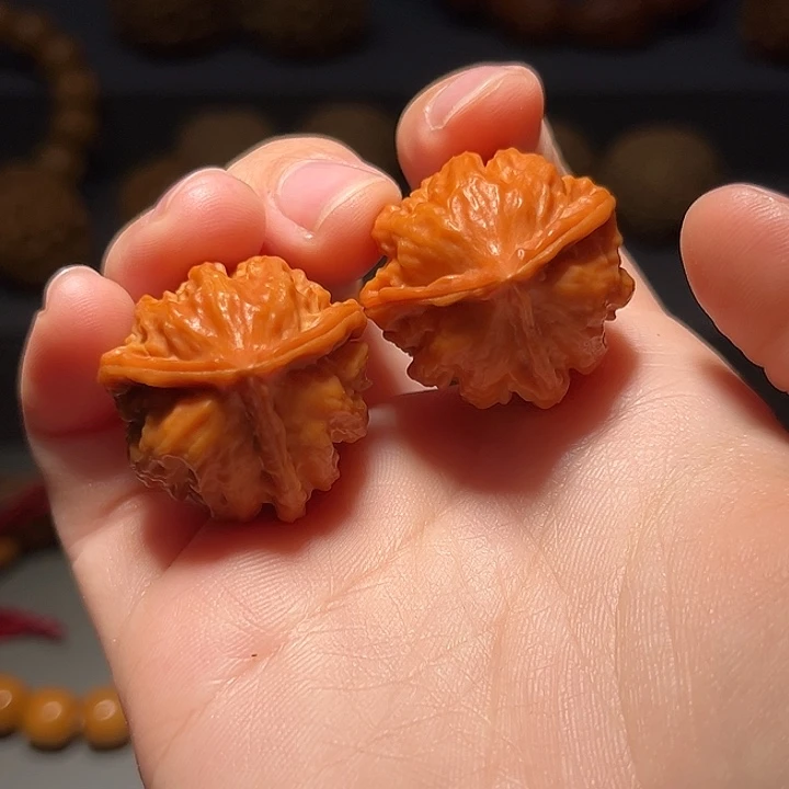 把件文玩核桃三棱198