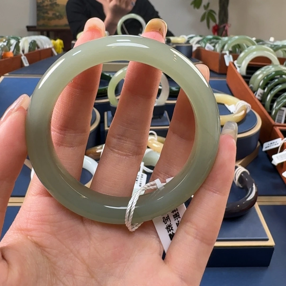 墨***水和田玉未镶嵌手镯C0048-53