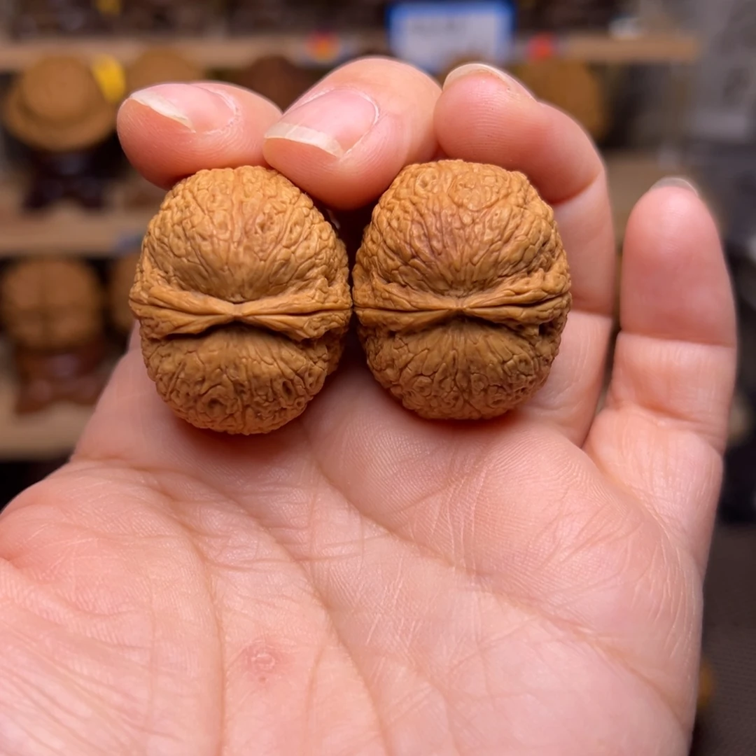 文玩核桃把件40w小宝石32