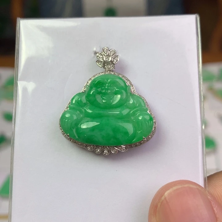 翡翠18K金镶嵌颈饰翡翠