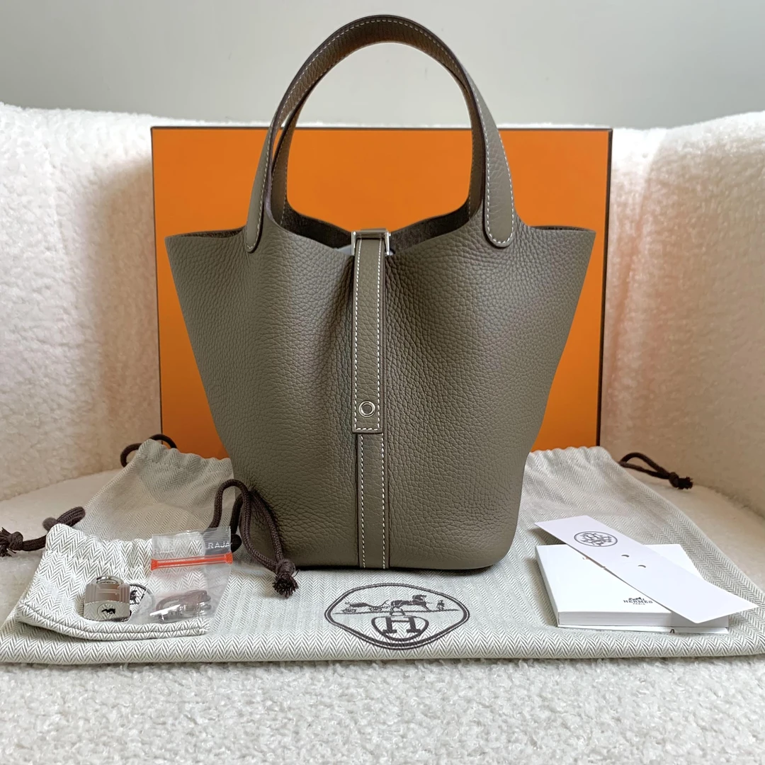未使用 Hermes/爱马仕 壹臻/大象灰银扣菜篮子18 k刻togo31302439