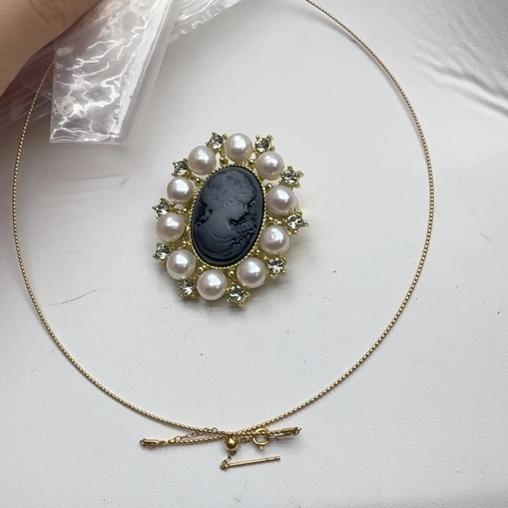 淡水珍珠18K金镶嵌颈饰