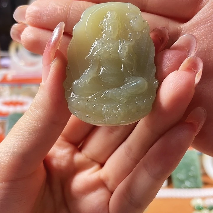 和田玉未镶嵌吊坠(赠链)