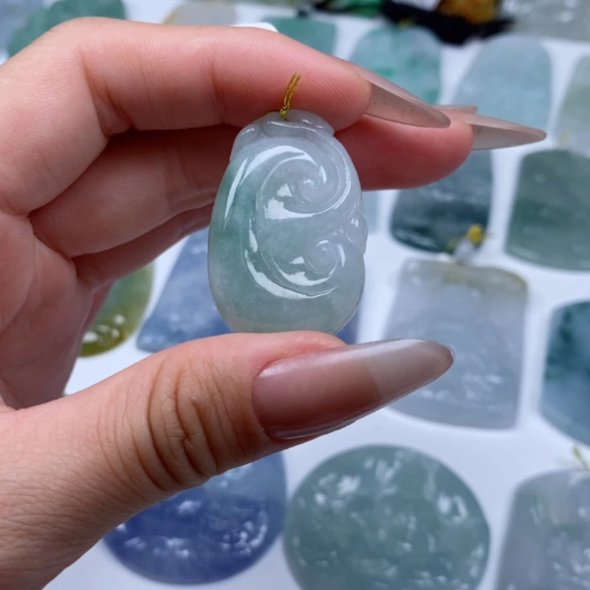 【闪购商品】翡翠未镶嵌颈饰