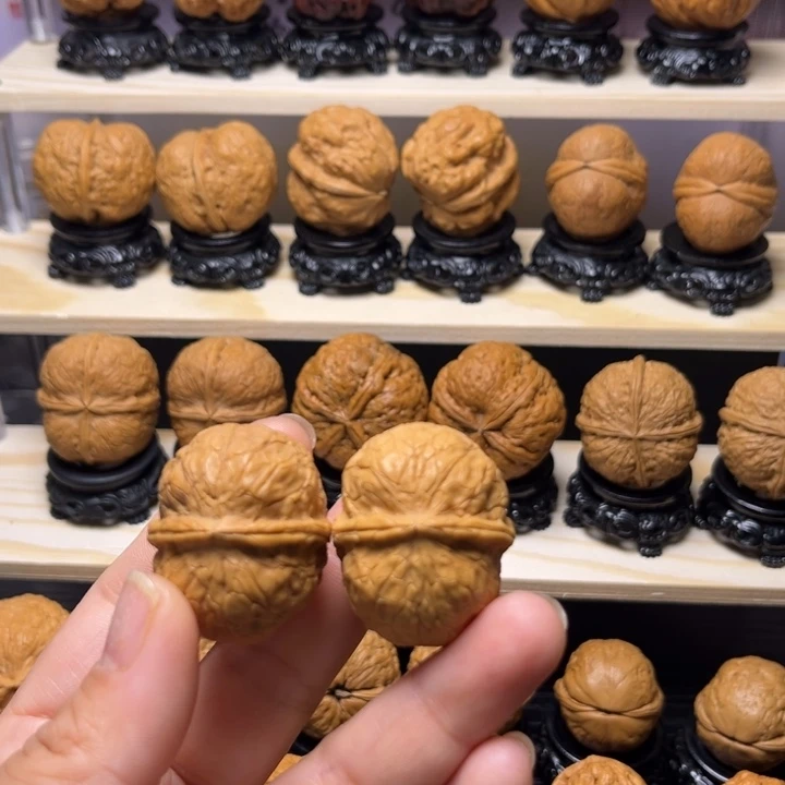 文玩核桃吊坠43w玄武元宝37尺