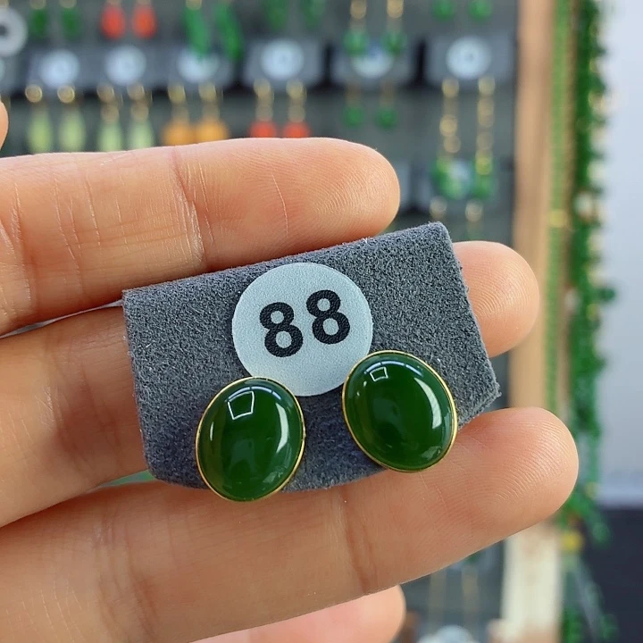 和田玉18K金镶嵌耳饰