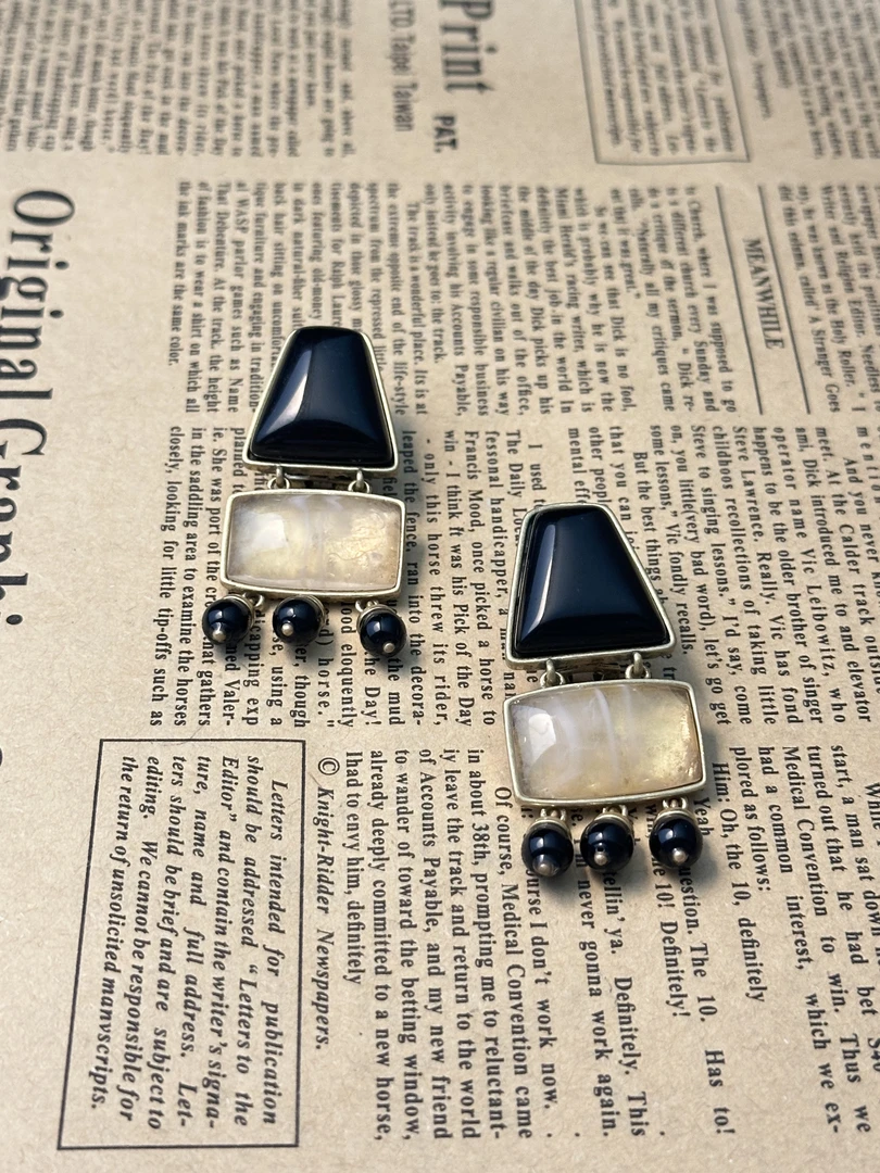 铜合金琉璃耳饰 中古镀金黑色石头白色撞色耳饰 E003