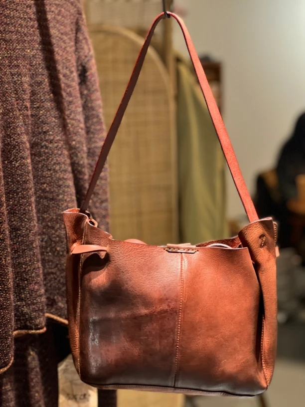 东与西 舒适生活系列 通勤大包子母包C020