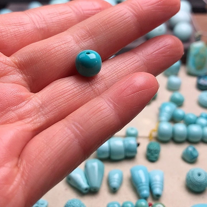 绿松石未镶嵌颈饰