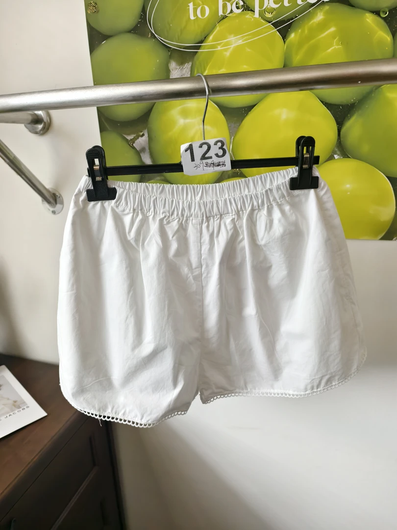 韩国代购.  OUNCE白色短裤L25052396