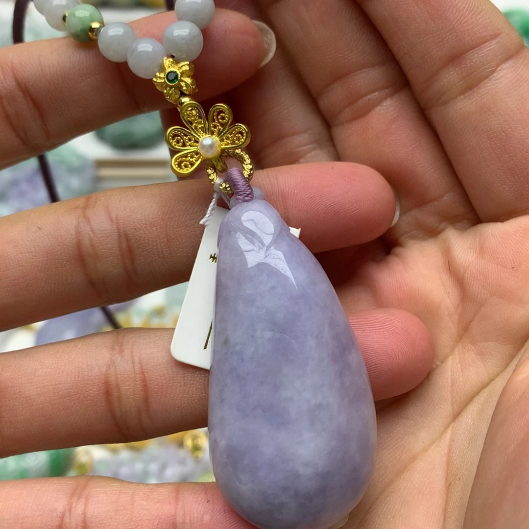 翡翠颈饰未镶嵌翡翠