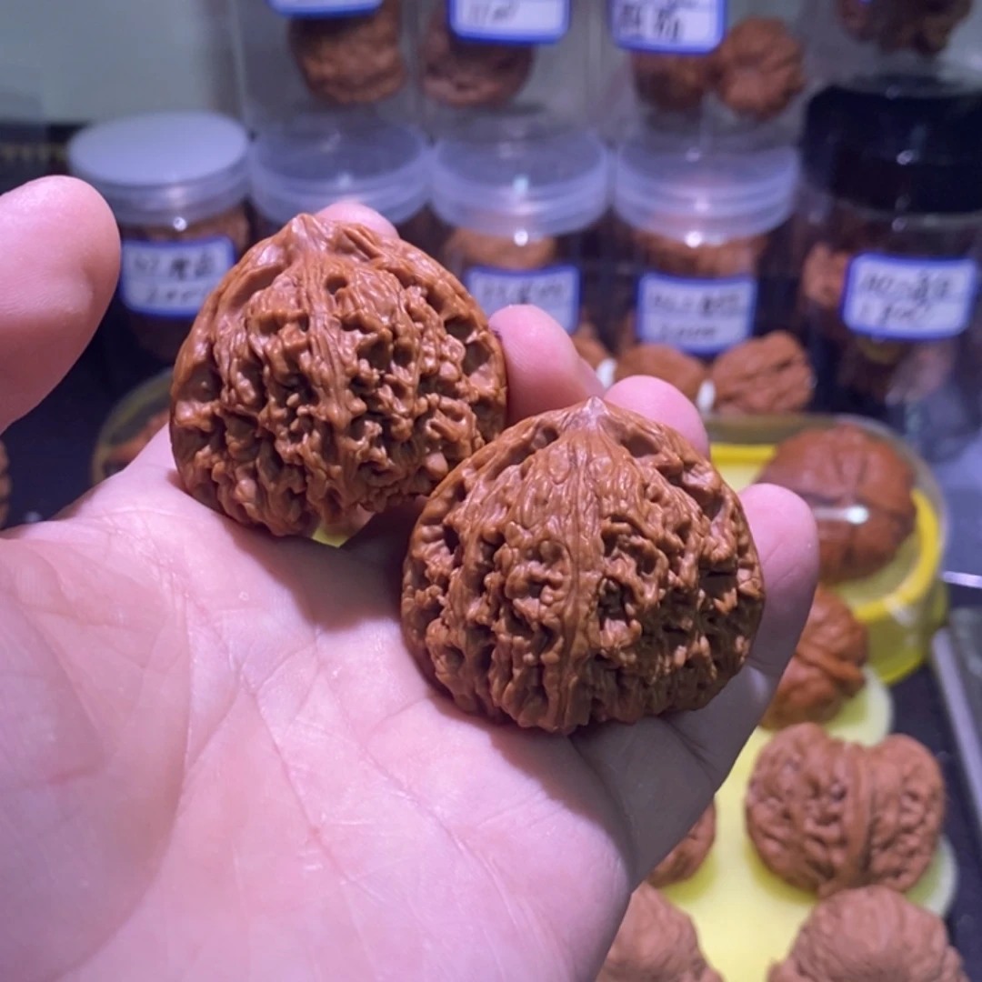 吊坠文玩核桃全品三角南疆