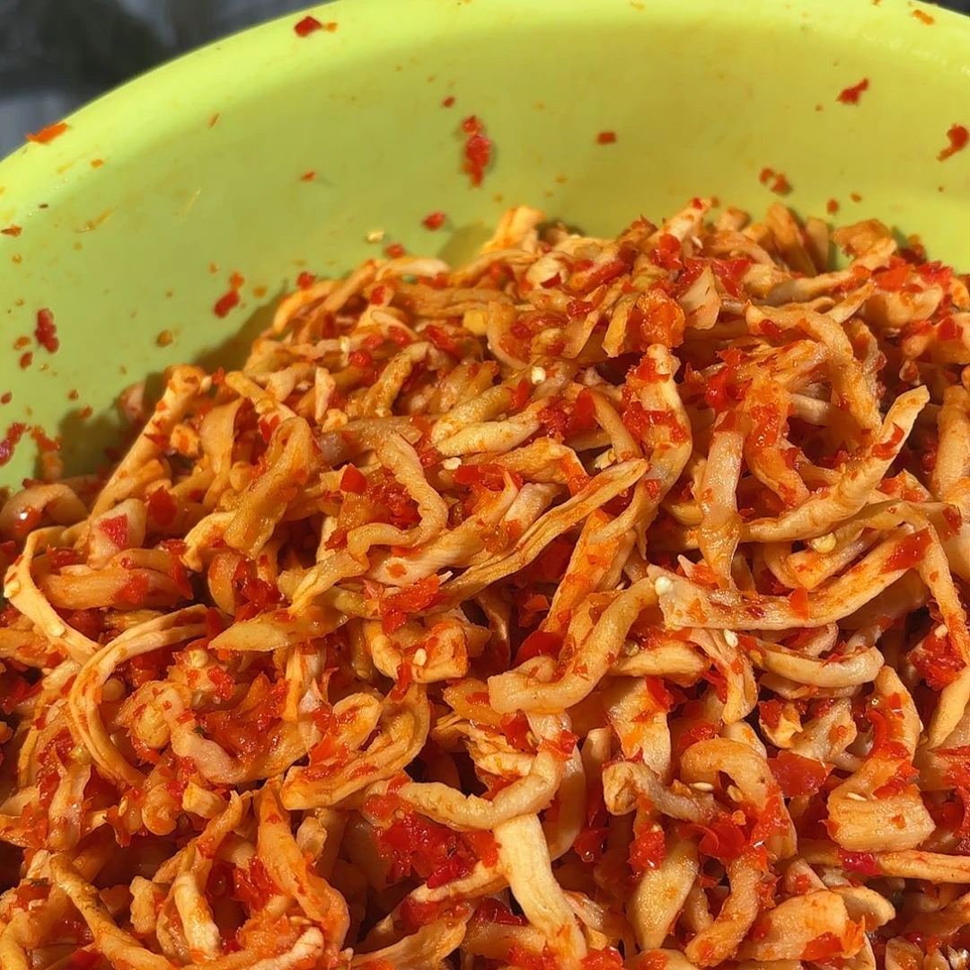 中国大陆衡阳曲兰本地手工萝卜条很好吃嘎嘣脆中辣一斤装