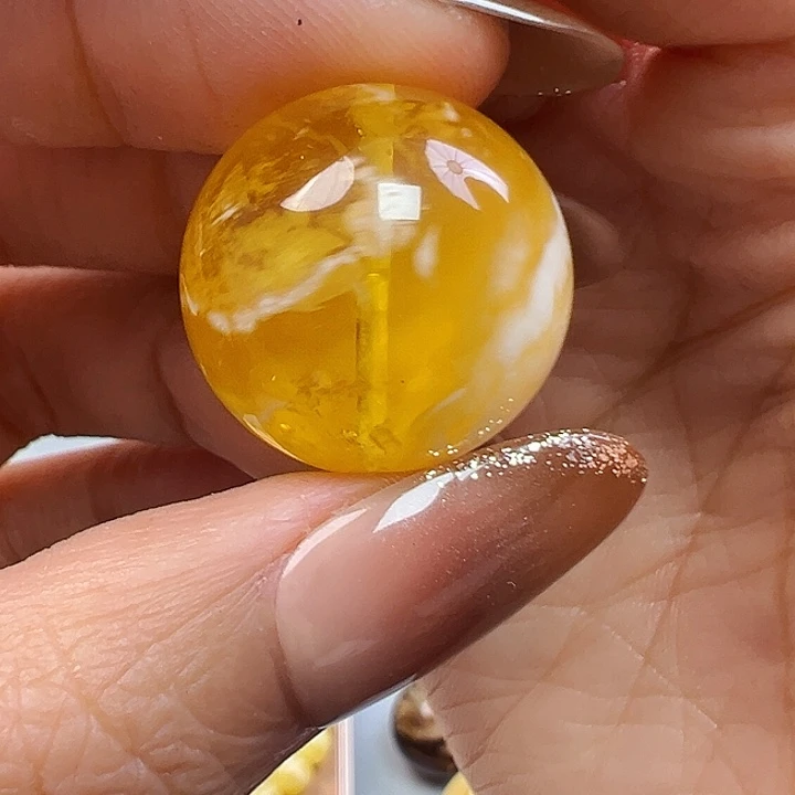 蜜蜡未镶嵌珠宝奇石