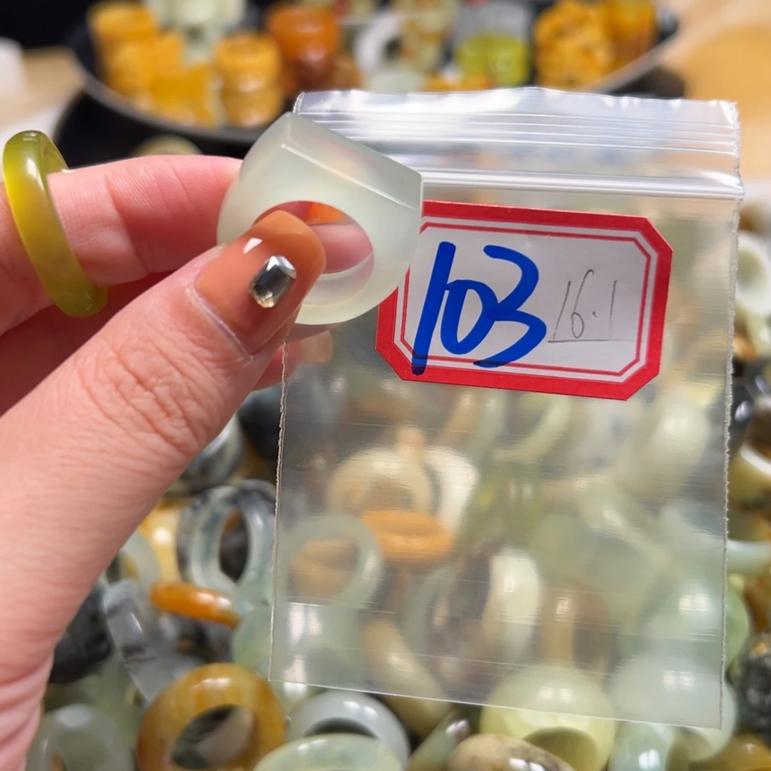 独***家蛇纹石玉未镶嵌戒指