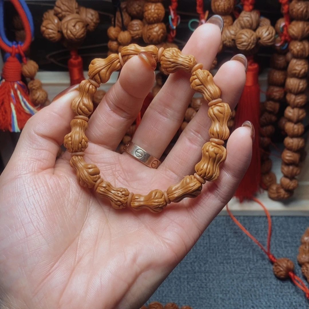 吊坠桃核龙纹桃枭