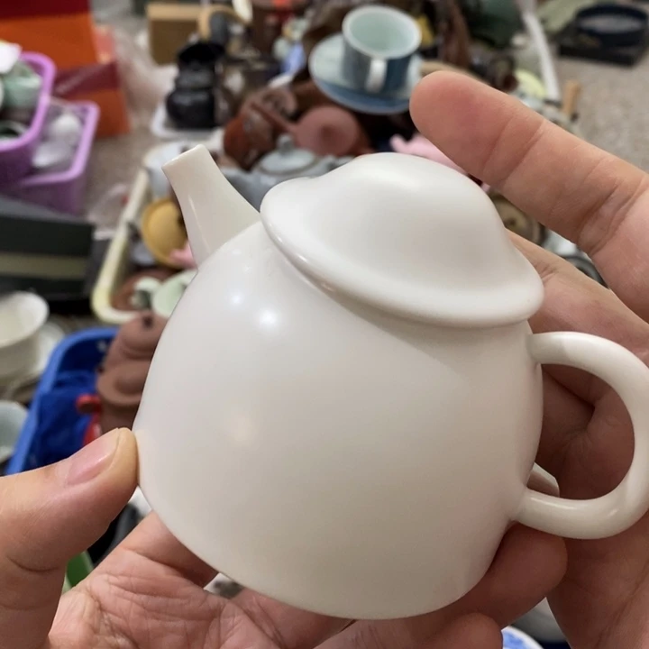 陶瓷艺术品及陶瓷壶