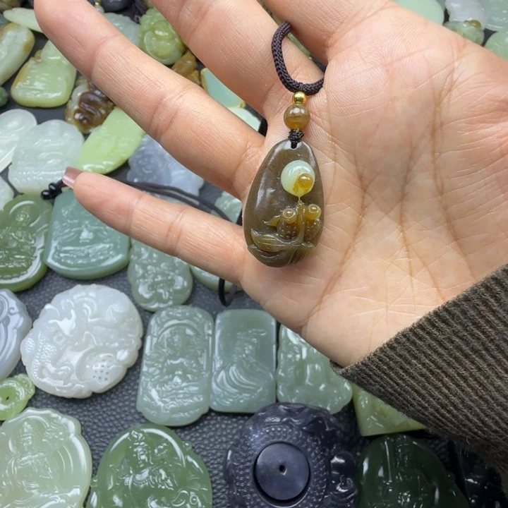 和田玉未镶嵌颈饰