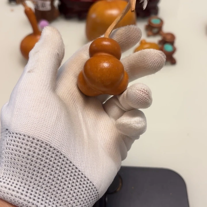 小***刘天然手捻老皮葫芦