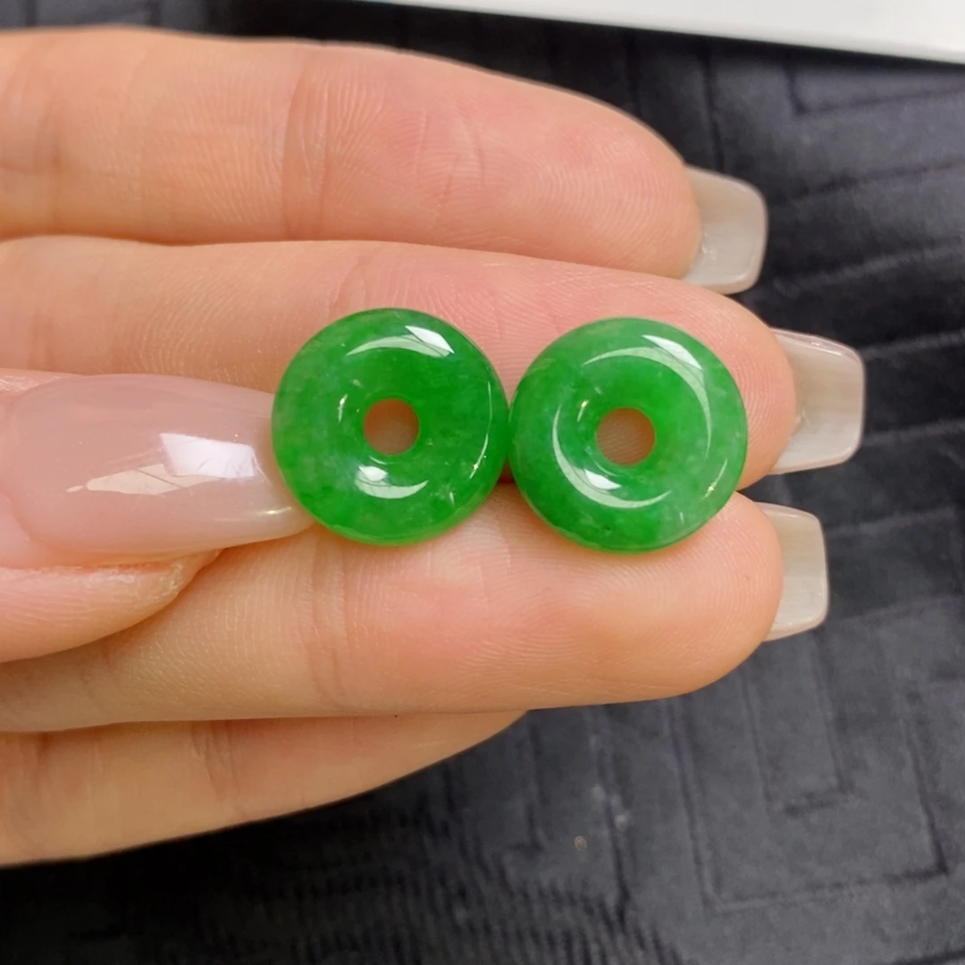 翡翠未镶嵌耳饰满绿甜甜圈 有暗纹