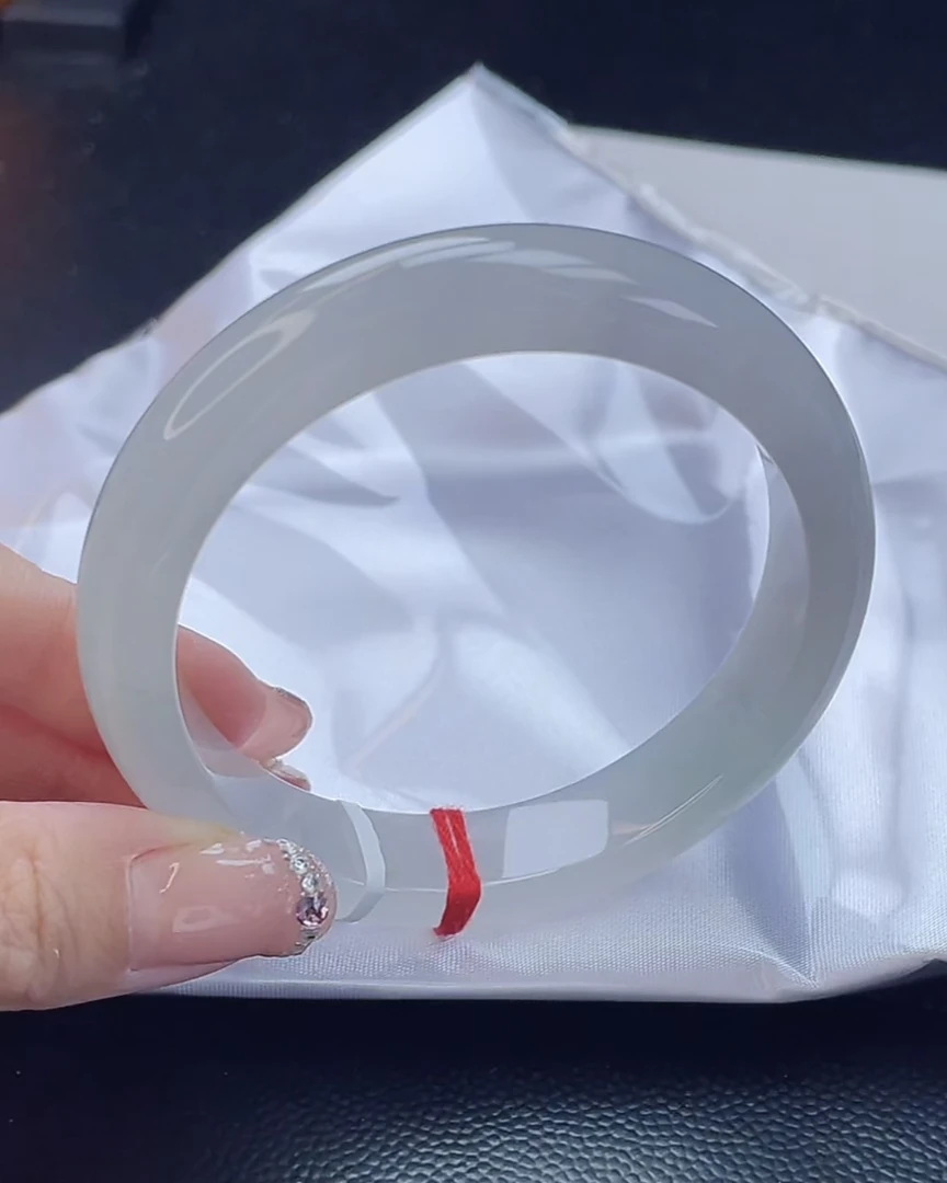 翡翠手镯未镶嵌翡翠5657